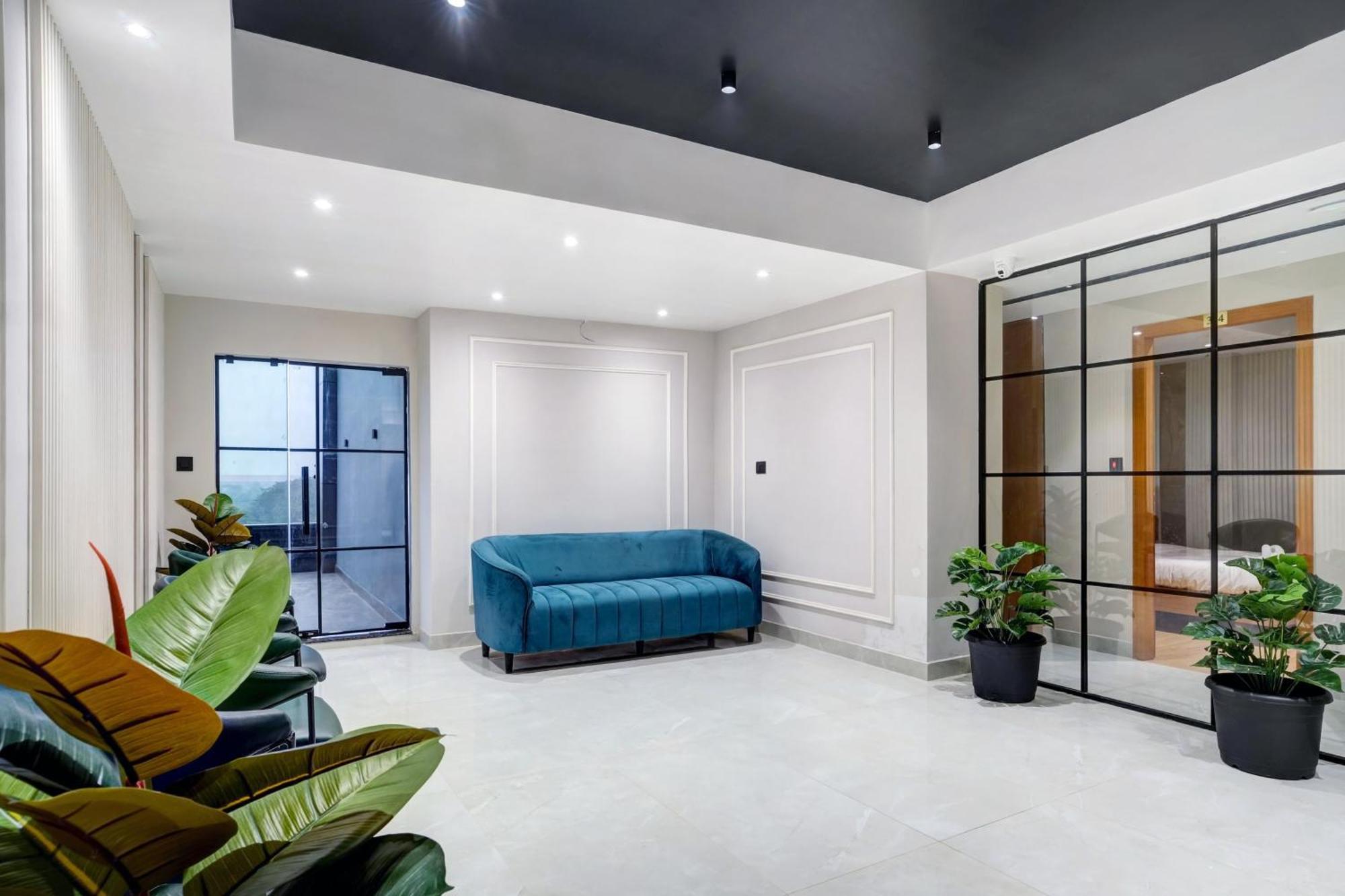 Townhouse Oak Sarusajai Stadium Dispur ภายนอก รูปภาพ