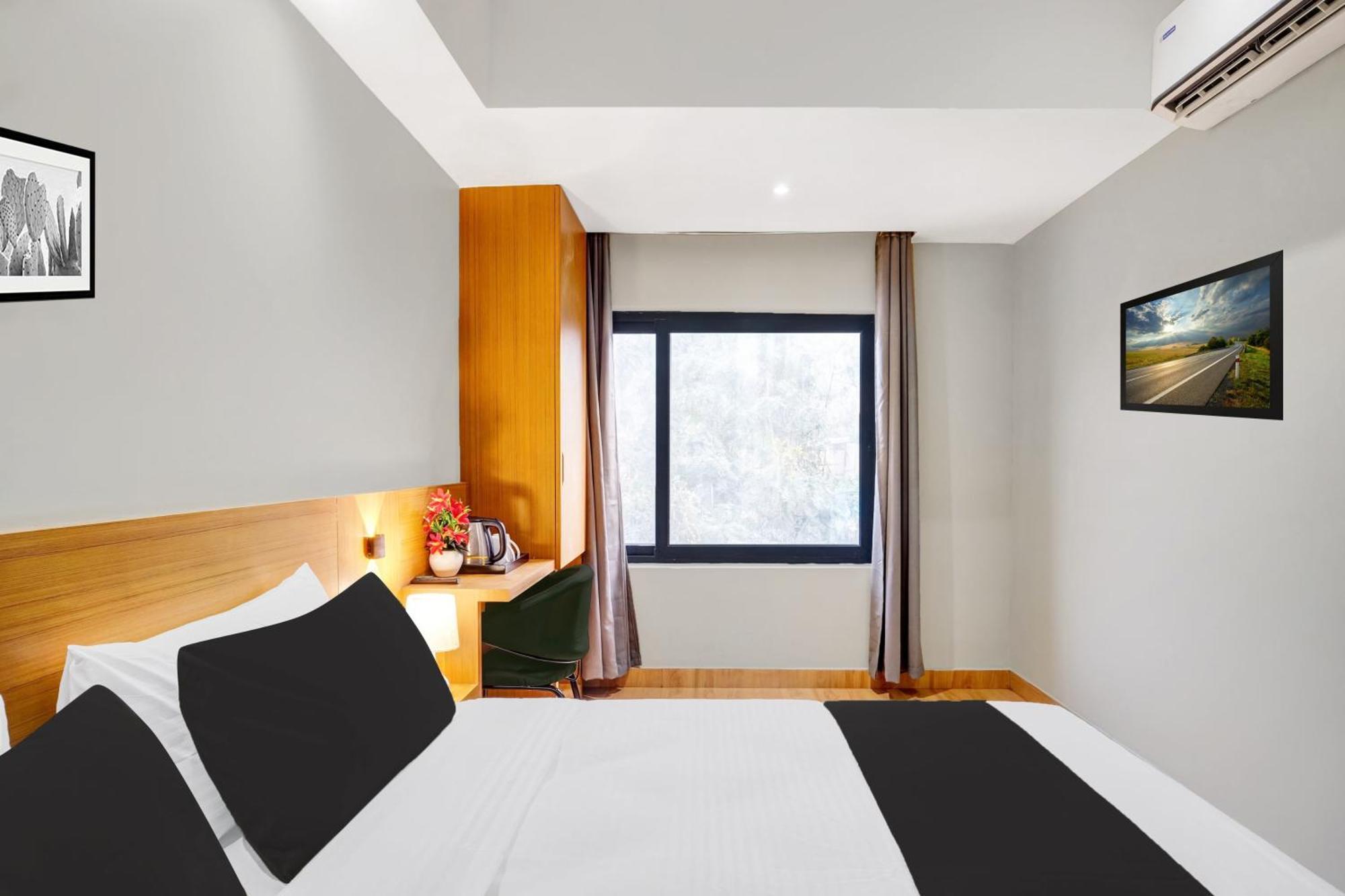 Townhouse Oak Sarusajai Stadium Dispur ภายนอก รูปภาพ